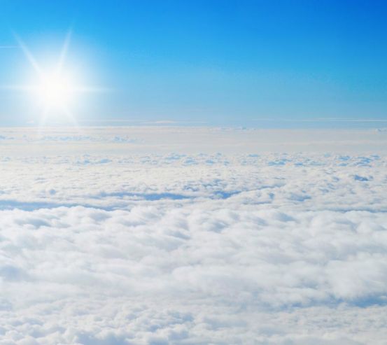 Фотообои солнце над облаками 20770