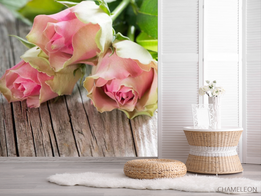 Фотошпалери троянди на дерев'яному столі - 2