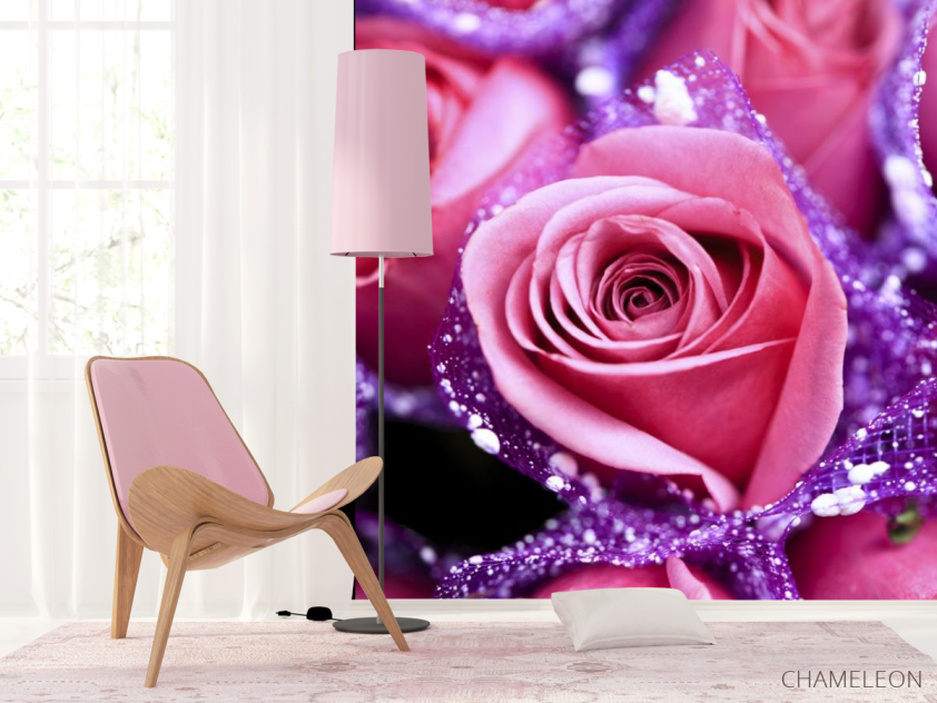 Фотошпалери рожеві троянди в сереневой сітці - 4