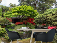 Фотошпалери струмочок біля будинку - 1