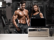 Фотообои девушка и парень с гантелями - 2