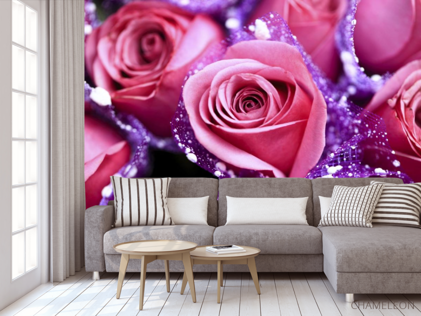 Фотообои розовые розы в сереневой сетке - 3