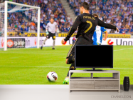 Фотообои Роналдо атакует ворота - 2